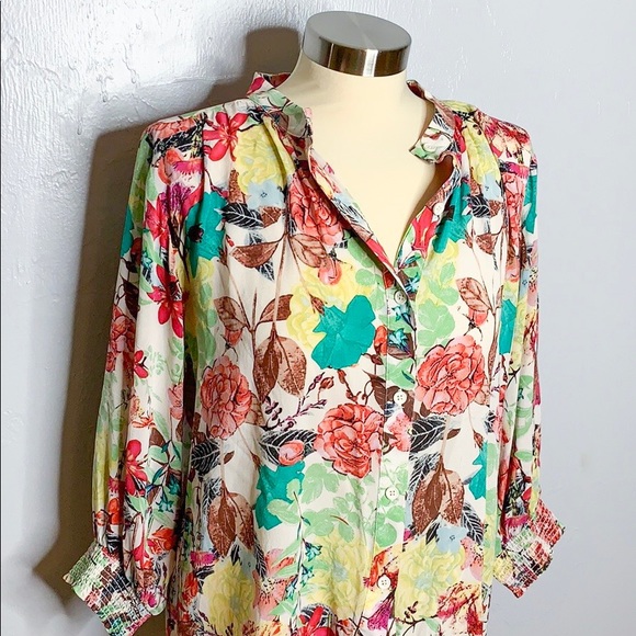 Alice + Olivia Tops - Alice + Olivia Floral Blouse Silk Floral Blouse M